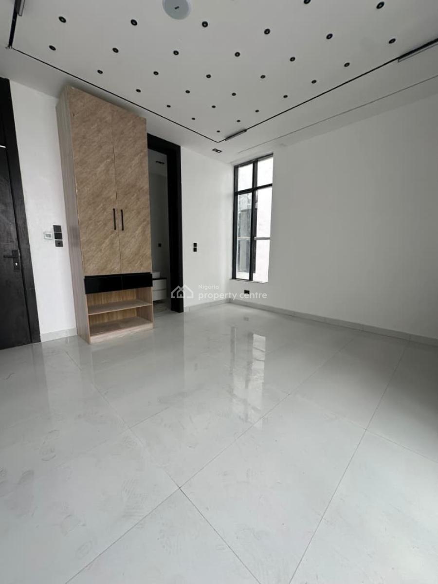 a Contemporary 6-bedroom Fully Detached Duplex, Chevron, Lekki, Lagos, Detached Duplex for Sale