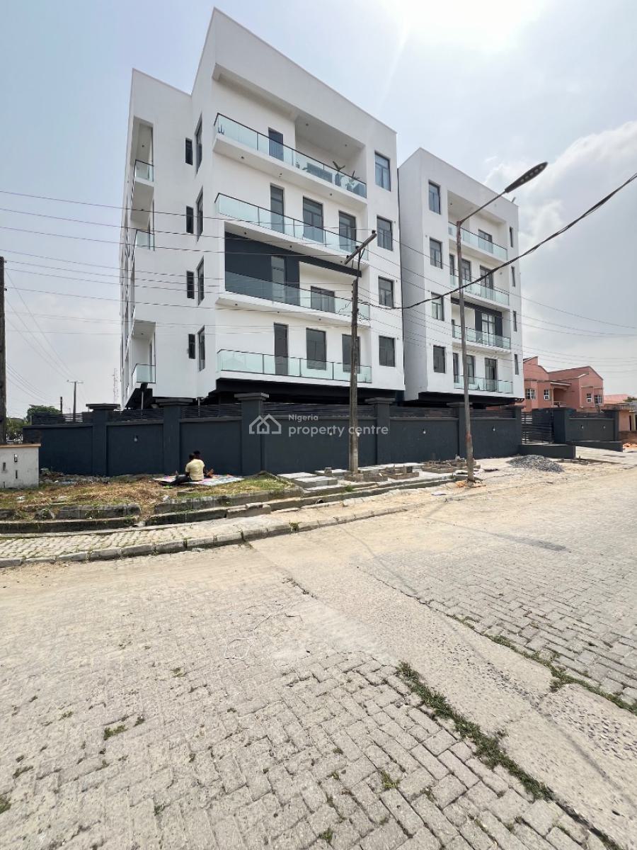 Spacious 2 Bedroom Apartment with  Gym and Elevator, Lekki Phase 1, Lekki Phase 1, Lekki, Lagos, Block of Flats for Sale