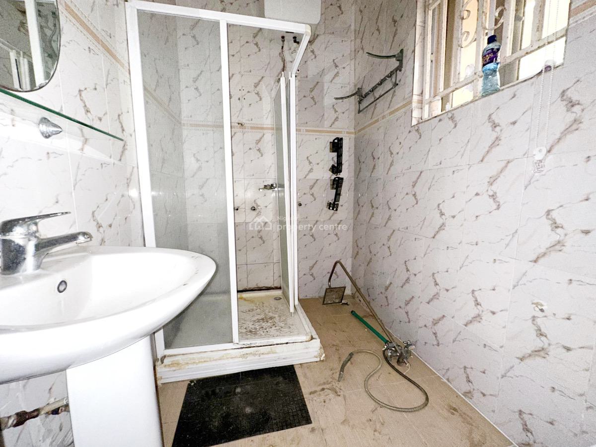 Luxury 3 Bedroom Flat, Gra Phase 1, Magodo, Lagos, Flat / Apartment for Rent