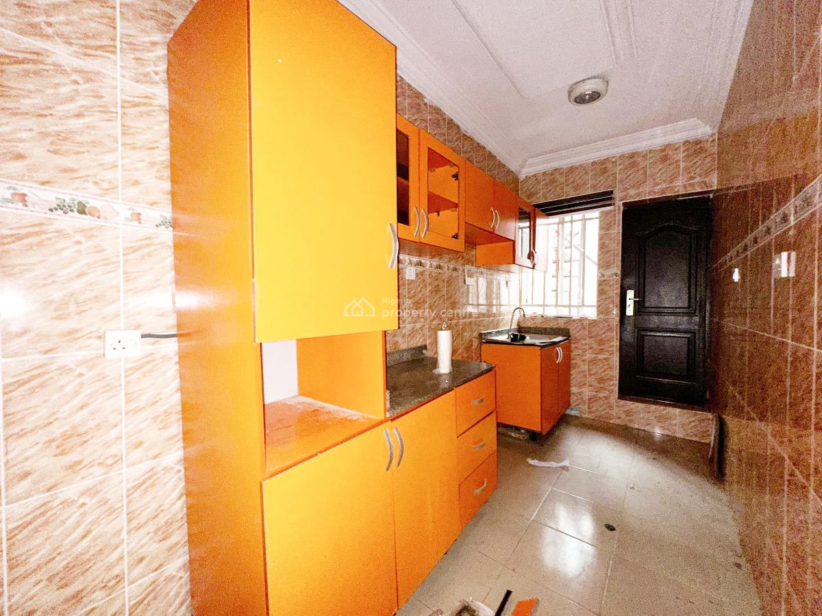 Luxury 3 Bedroom Flat, Gra Phase 1, Magodo, Lagos, Flat / Apartment for Rent