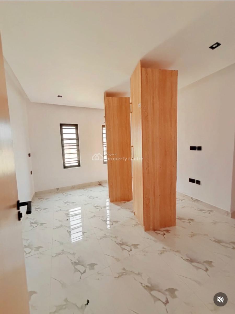 Fantastic Built 3 Bedroom Apartments with a Room Bq, Yaba, Lagos, Flat / Apartment for Sale