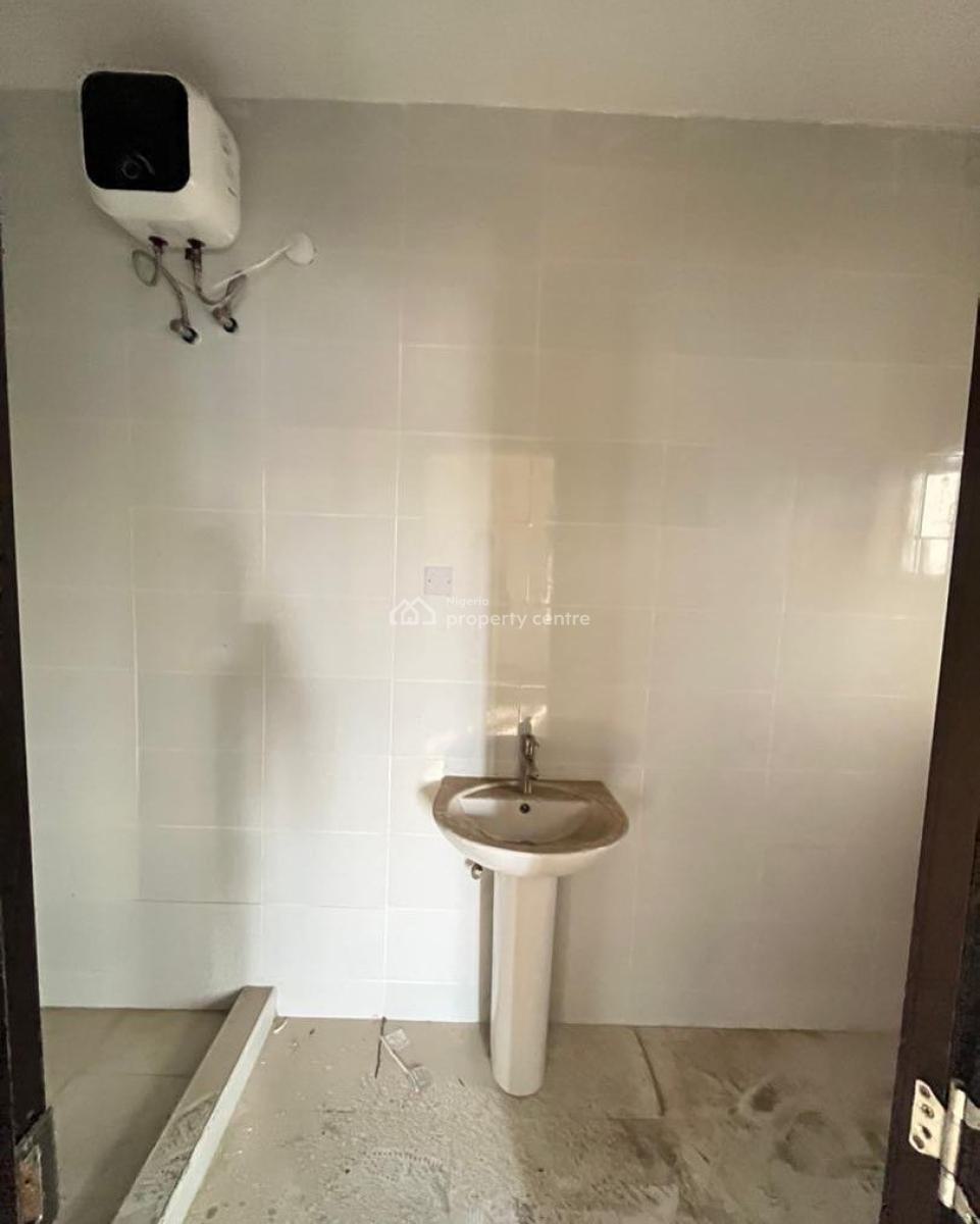 Lovely 3 Bedroom Apartment with Bq, Lekki, Lagos, Block of Flats for Sale