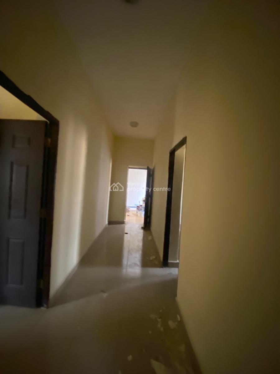 Lovely 3bedroom in a Good Estate Very Close to Road,wt Water, Before Ogombo Roundabout, Off Ogombo Road, Ajah, Lagos, Flat / Apartment for Rent