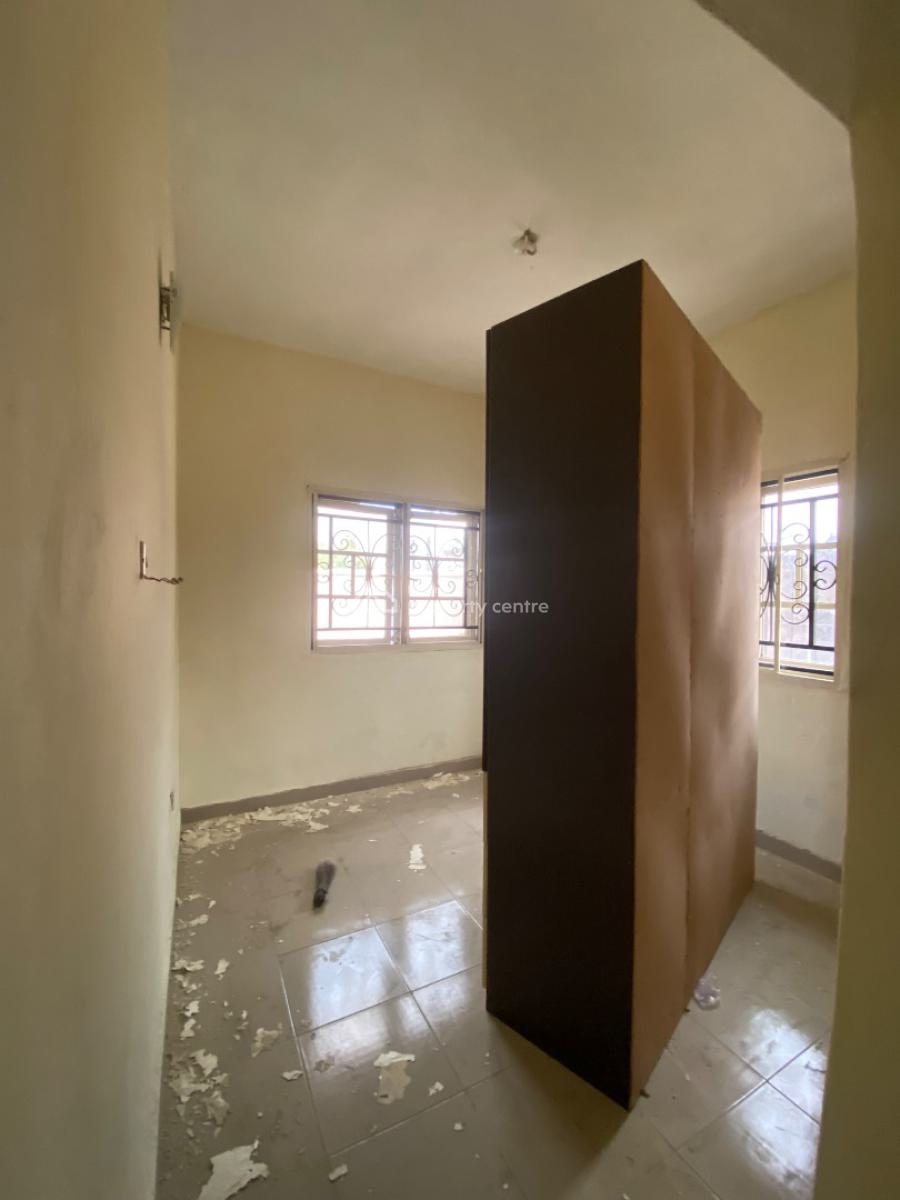 Lovely 3bedroom in a Good Estate Very Close to Road,wt Water, Before Ogombo Roundabout, Off Ogombo Road, Ajah, Lagos, Flat / Apartment for Rent