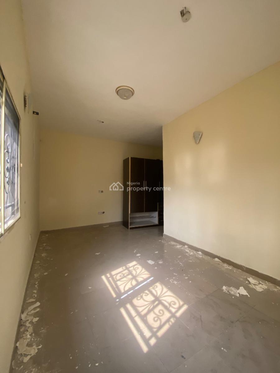 Lovely 3bedroom in a Good Estate Very Close to Road,wt Water, Before Ogombo Roundabout, Off Ogombo Road, Ajah, Lagos, Flat / Apartment for Rent