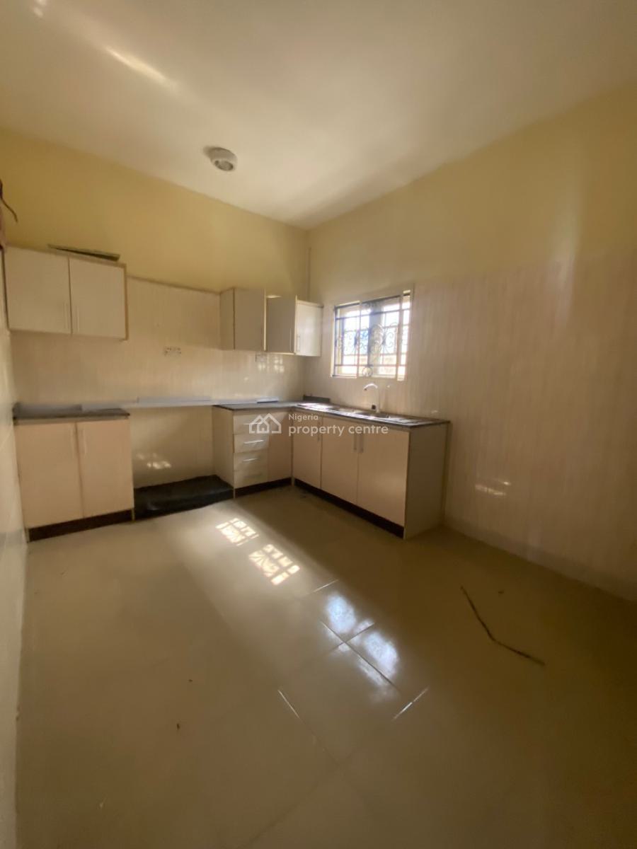 Lovely 3bedroom in a Good Estate Very Close to Road,wt Water, Before Ogombo Roundabout, Off Ogombo Road, Ajah, Lagos, Flat / Apartment for Rent