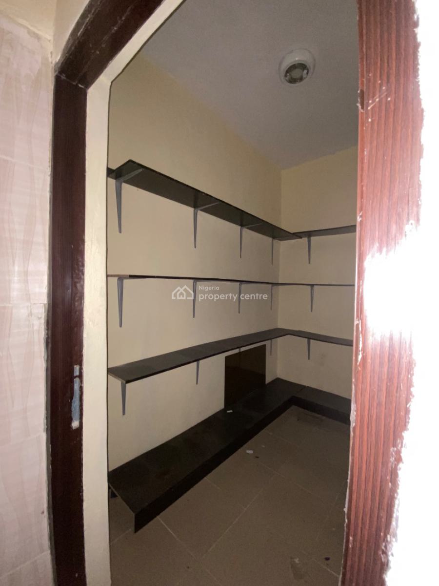 Lovely 3bedroom in a Good Estate Very Close to Road,wt Water, Before Ogombo Roundabout, Off Ogombo Road, Ajah, Lagos, Flat / Apartment for Rent