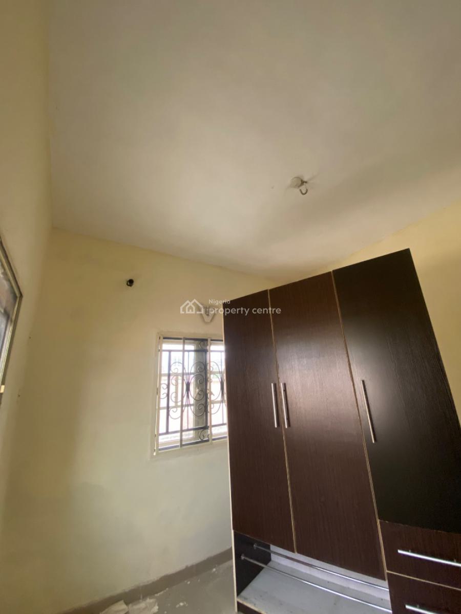 Lovely 3bedroom in a Good Estate Very Close to Road,wt Water, Before Ogombo Roundabout, Off Ogombo Road, Ajah, Lagos, Flat / Apartment for Rent