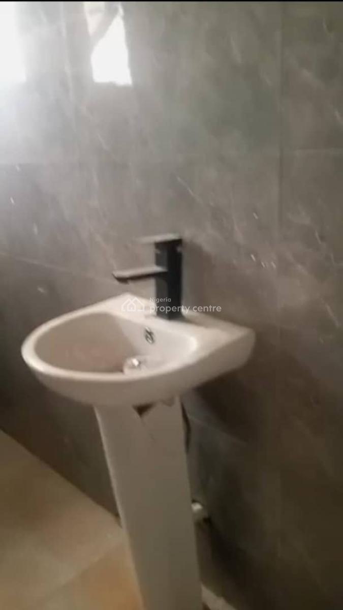 Lovely 2 Bedroom Flat, Mende, Maryland, Lagos, Flat / Apartment for Rent
