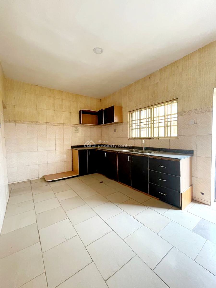 Luxury Massive 2bedroom Block of Flats in a Serene Environment, Durumi Close to Area 1, Durumi, Abuja, Flat / Apartment for Rent