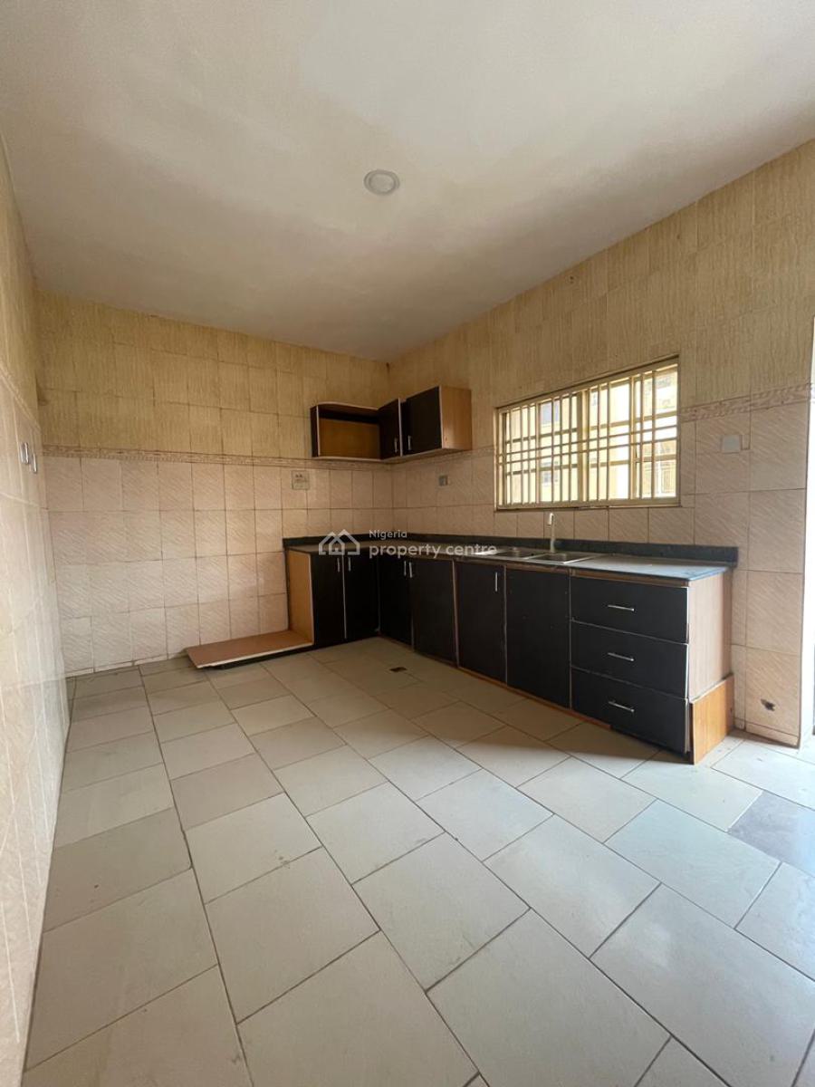 Luxury Massive 2bedroom Block of Flats in a Serene Environment, Durumi Close to Area 1, Durumi, Abuja, Flat / Apartment for Rent