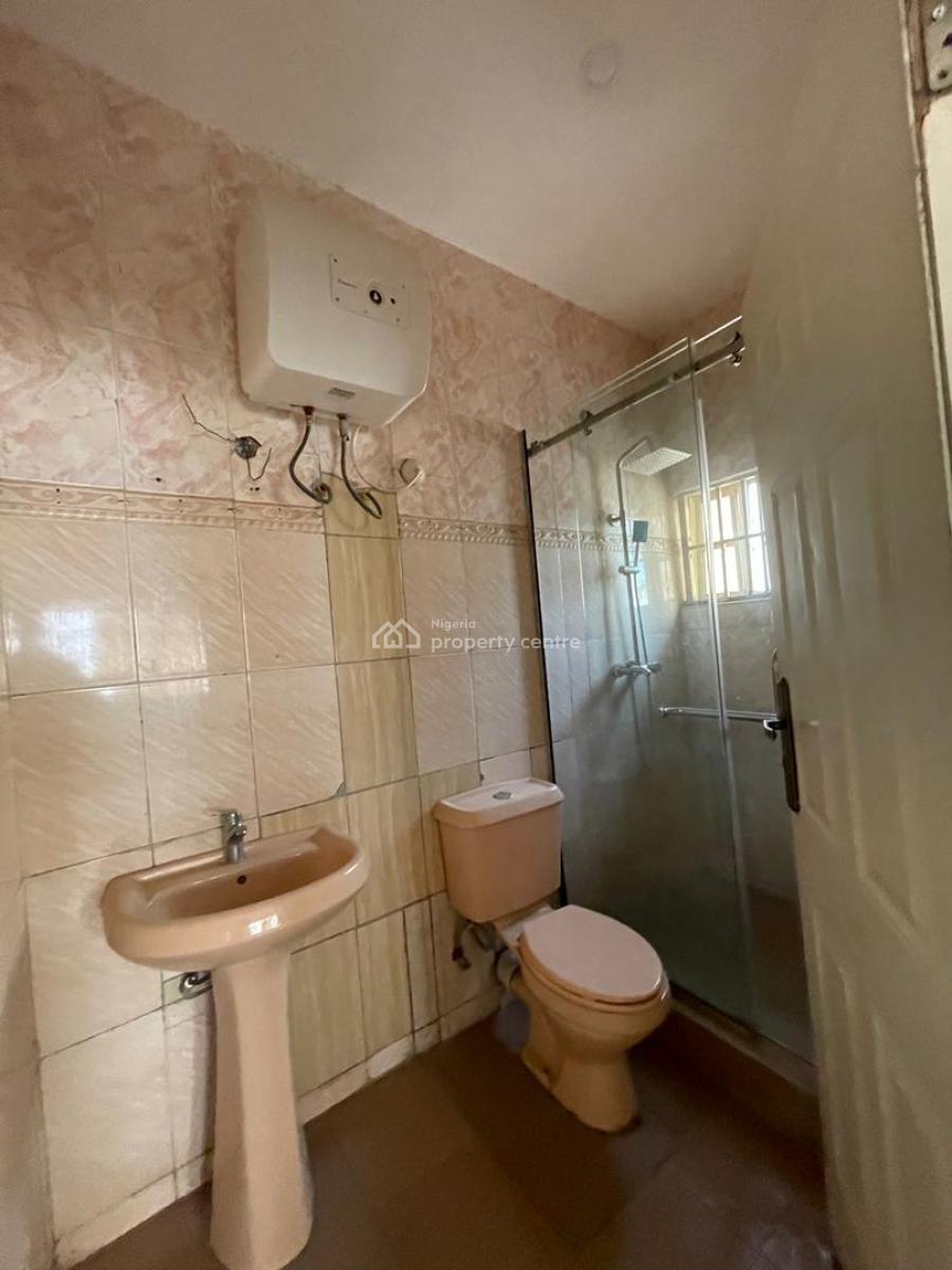 Luxury Massive 2bedroom Block of Flats in a Serene Environment, Durumi Close to Area 1, Durumi, Abuja, Flat / Apartment for Rent