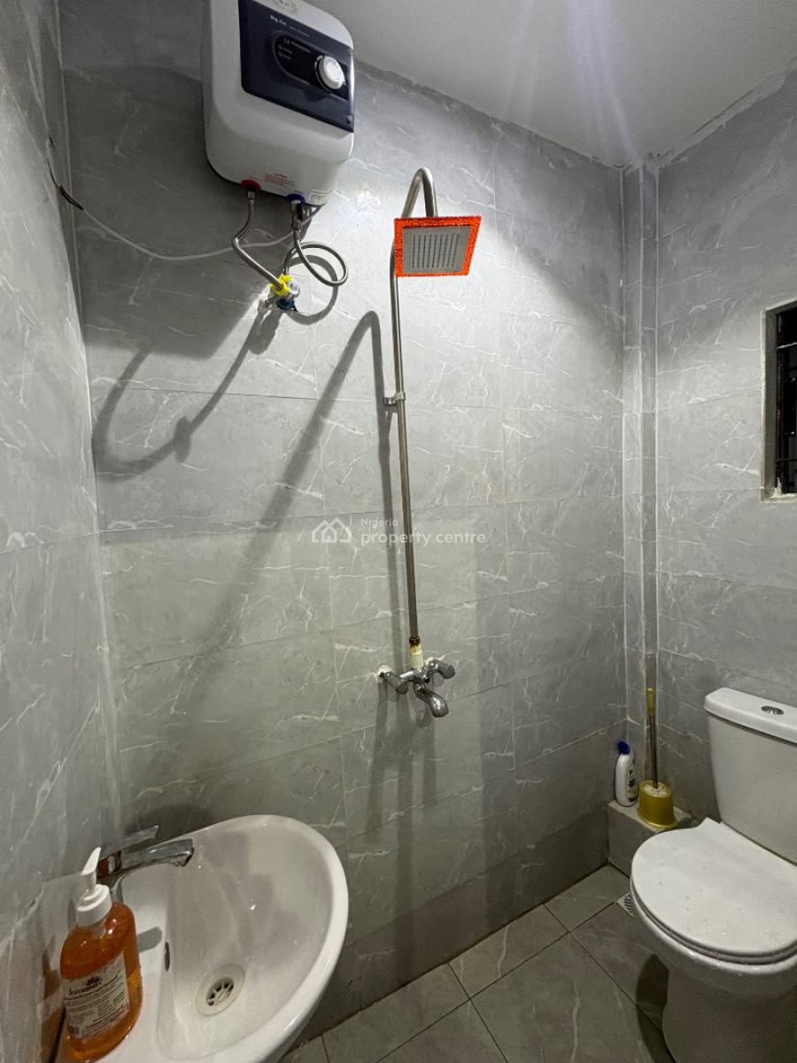 Studio Apartment with Balcony Yaba, Glover Street Yaba, Yaba, Lagos, Self Contain (single Rooms) Short Let