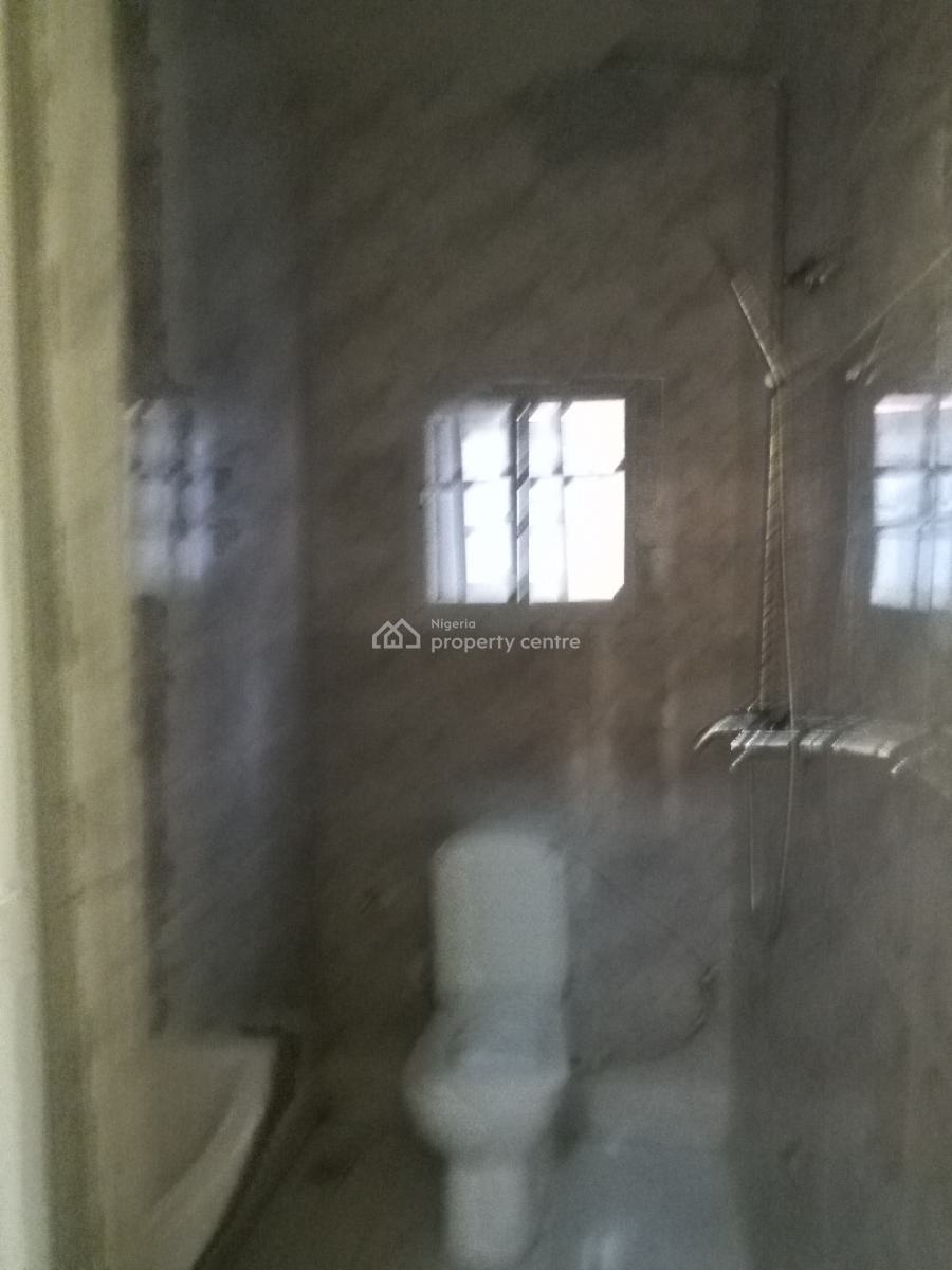 Clean 3 Bedroom, Bucknor Estate, Isolo, Lagos, Flat / Apartment for Rent