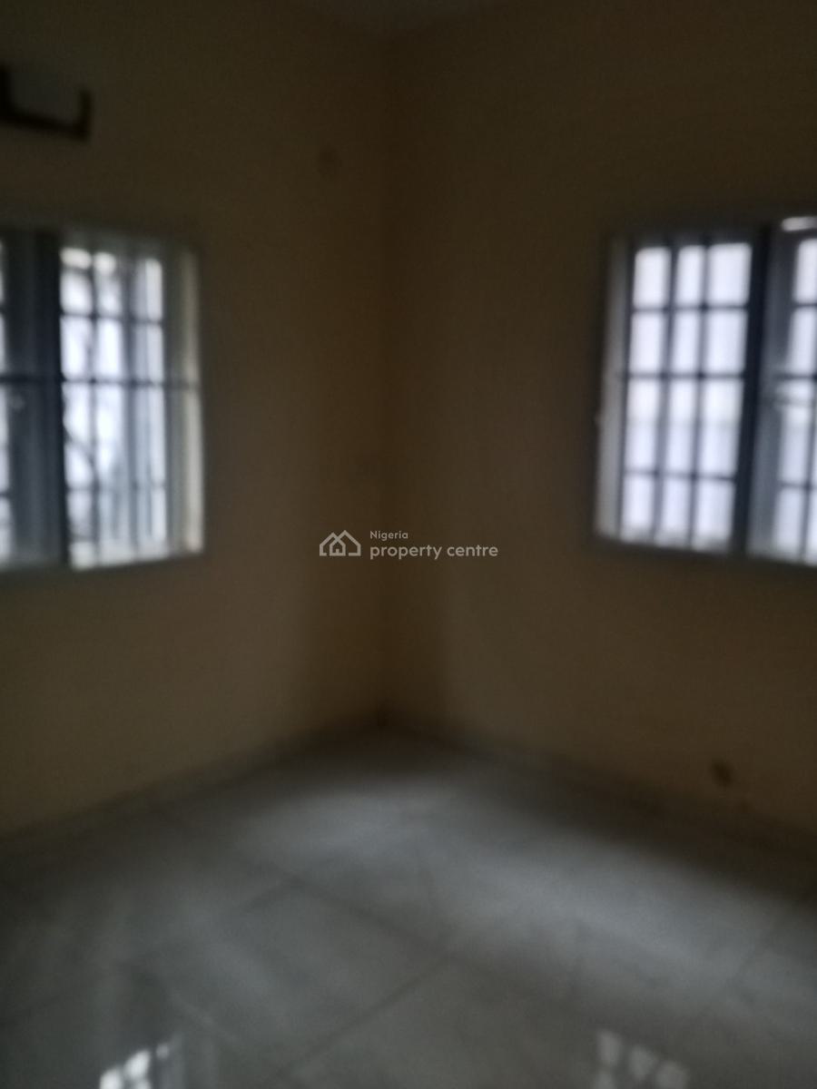 Clean 3 Bedroom, Bucknor Estate, Isolo, Lagos, Flat / Apartment for Rent