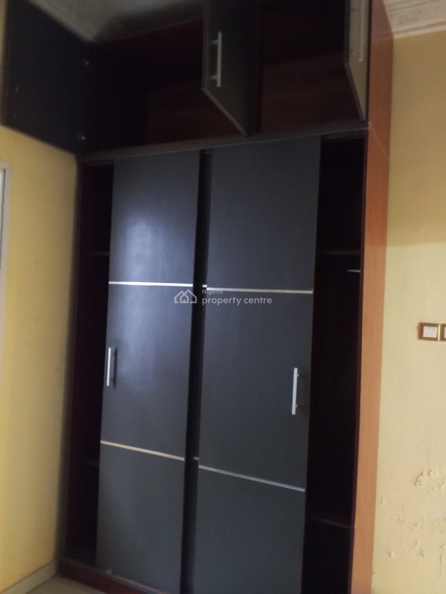 Clean 3 Bedroom, Bucknor Estate, Isolo, Lagos, Flat / Apartment for Rent