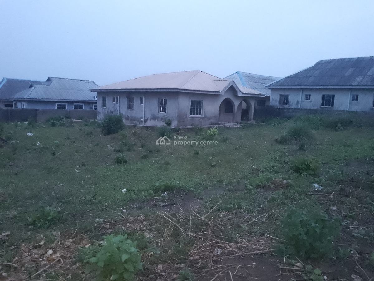3 Bedroom Bungalow with Shop, Agunfoye Off Bayeku Road, Igbogbo, Ikorodu, Lagos, Detached Bungalow for Sale