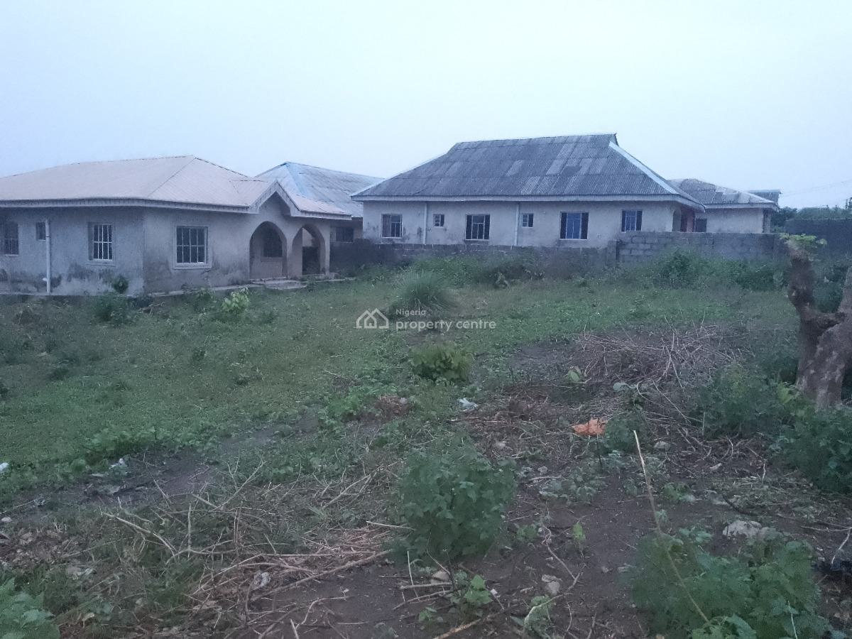 3 Bedroom Bungalow with Shop, Agunfoye Off Bayeku Road, Igbogbo, Ikorodu, Lagos, Detached Bungalow for Sale