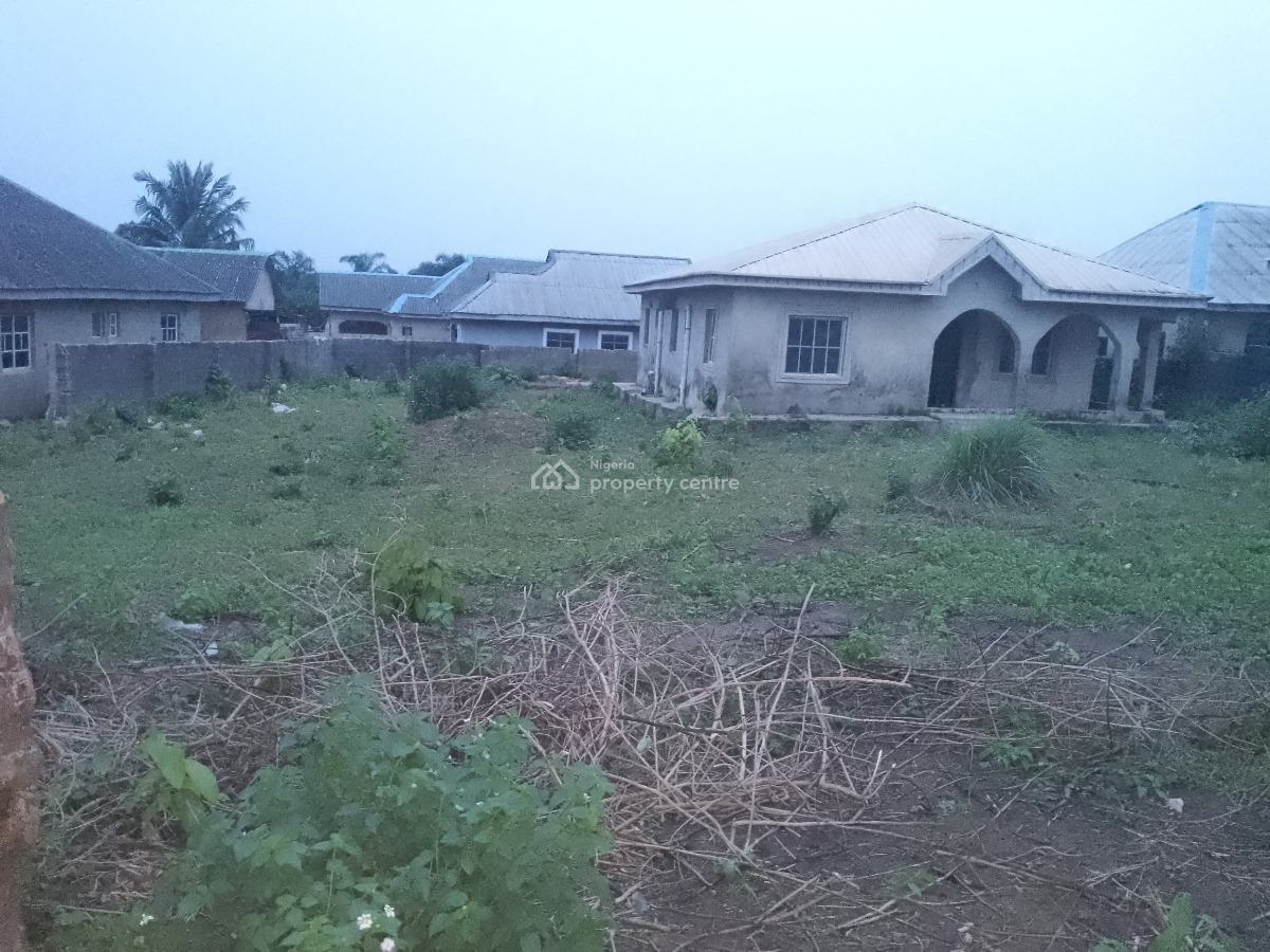 3 Bedroom Bungalow with Shop, Agunfoye Off Bayeku Road, Igbogbo, Ikorodu, Lagos, Detached Bungalow for Sale