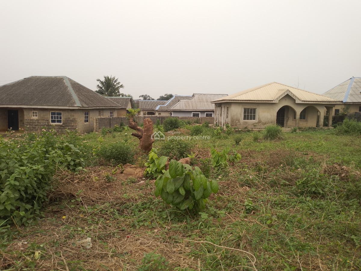 3 Bedrooms Bungalow with Shop, Agunfoye, Off Bayeku Road, Igbogbo, Ikorodu, Lagos, Detached Bungalow for Sale