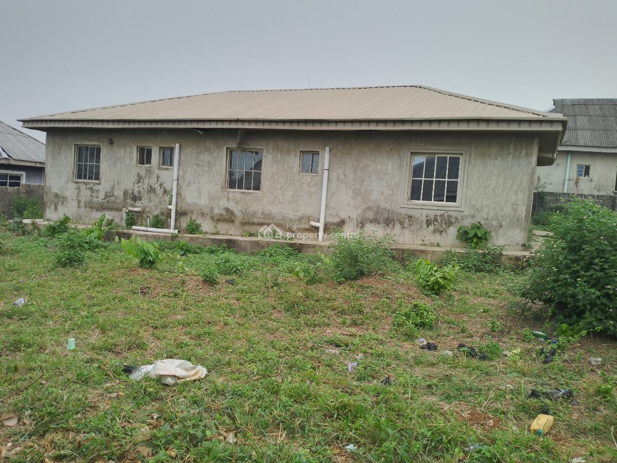 3 Bedrooms Bungalow with Shop, Agunfoye, Off Bayeku Road, Igbogbo, Ikorodu, Lagos, Detached Bungalow for Sale