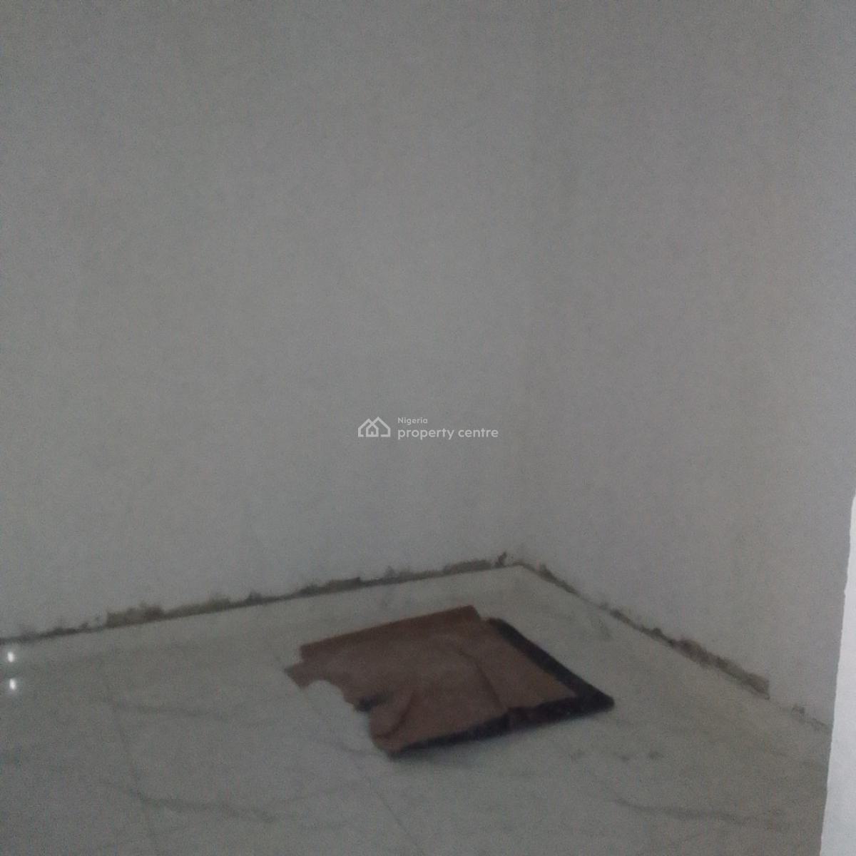 Massive and Spacious 3bedroo House, Ajah Abraham Adesanya, Ajah, Lagos, Terraced Duplex for Sale