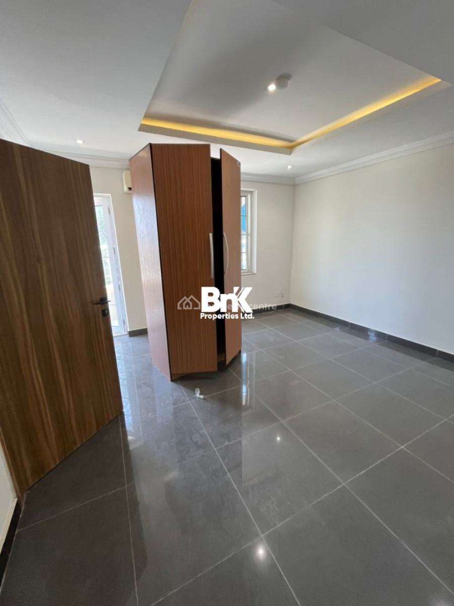 Spacious 1room Living Area (no Kitchen), Oniru, Victoria Island (vi), Lagos, Self Contain (single Rooms) for Rent