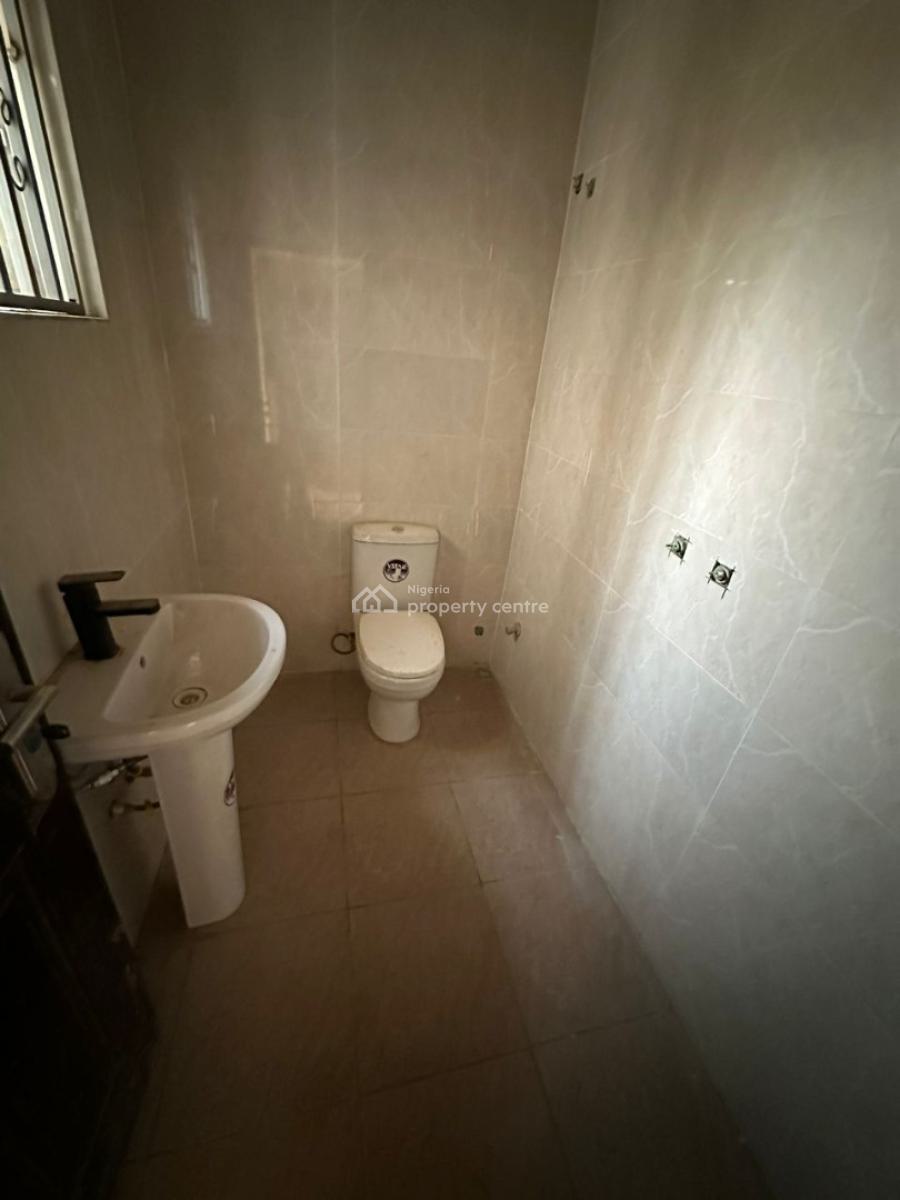 Distress 3 Bedroom Apartment, Jahi, Abuja, Flat / Apartment for Sale