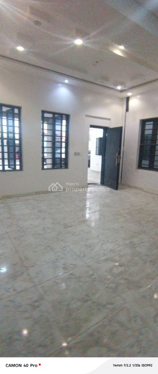 Fully Service 2 Bedroom Flat in Ikate, By House on The Rock Church, Lekki Phase 1, Lekki, Lagos, Flat / Apartment for Rent