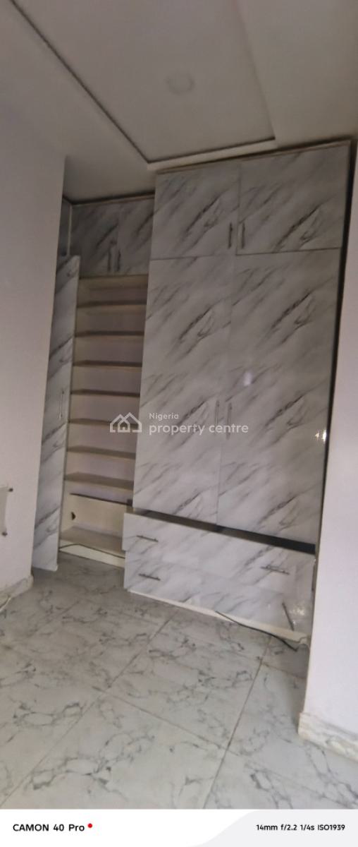 Fully Service 2 Bedroom Flat in Ikate, By House on The Rock Church, Lekki Phase 1, Lekki, Lagos, Flat / Apartment for Rent