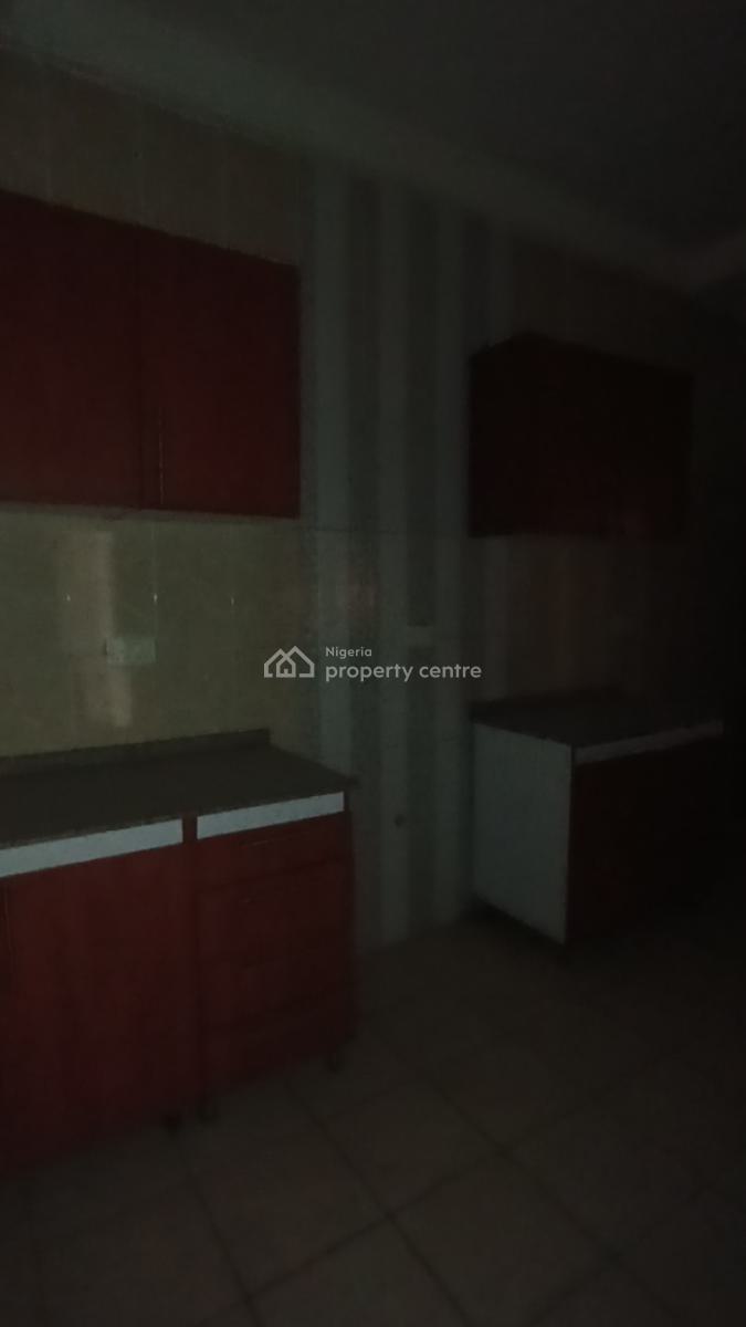 3bedroom Flat with a Bq, Very Nice Neighbourhood Tared Road, Wuye, Abuja, Flat / Apartment for Rent