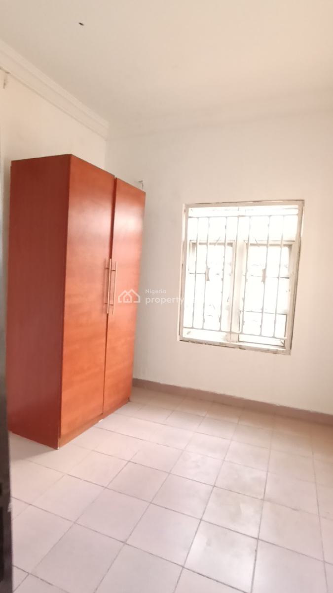 3bedroom Flat with a Bq, Very Nice Neighbourhood Tared Road, Wuye, Abuja, Flat / Apartment for Rent