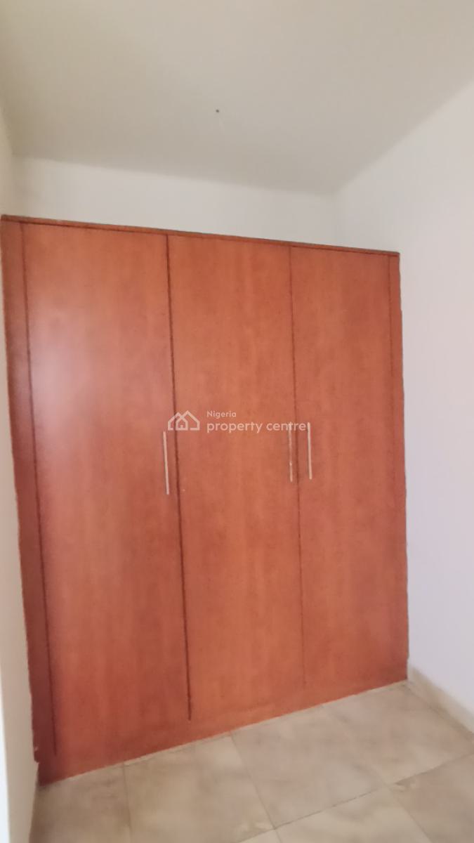 3bedroom Flat with a Bq, Very Nice Neighbourhood Tared Road, Wuye, Abuja, Flat / Apartment for Rent