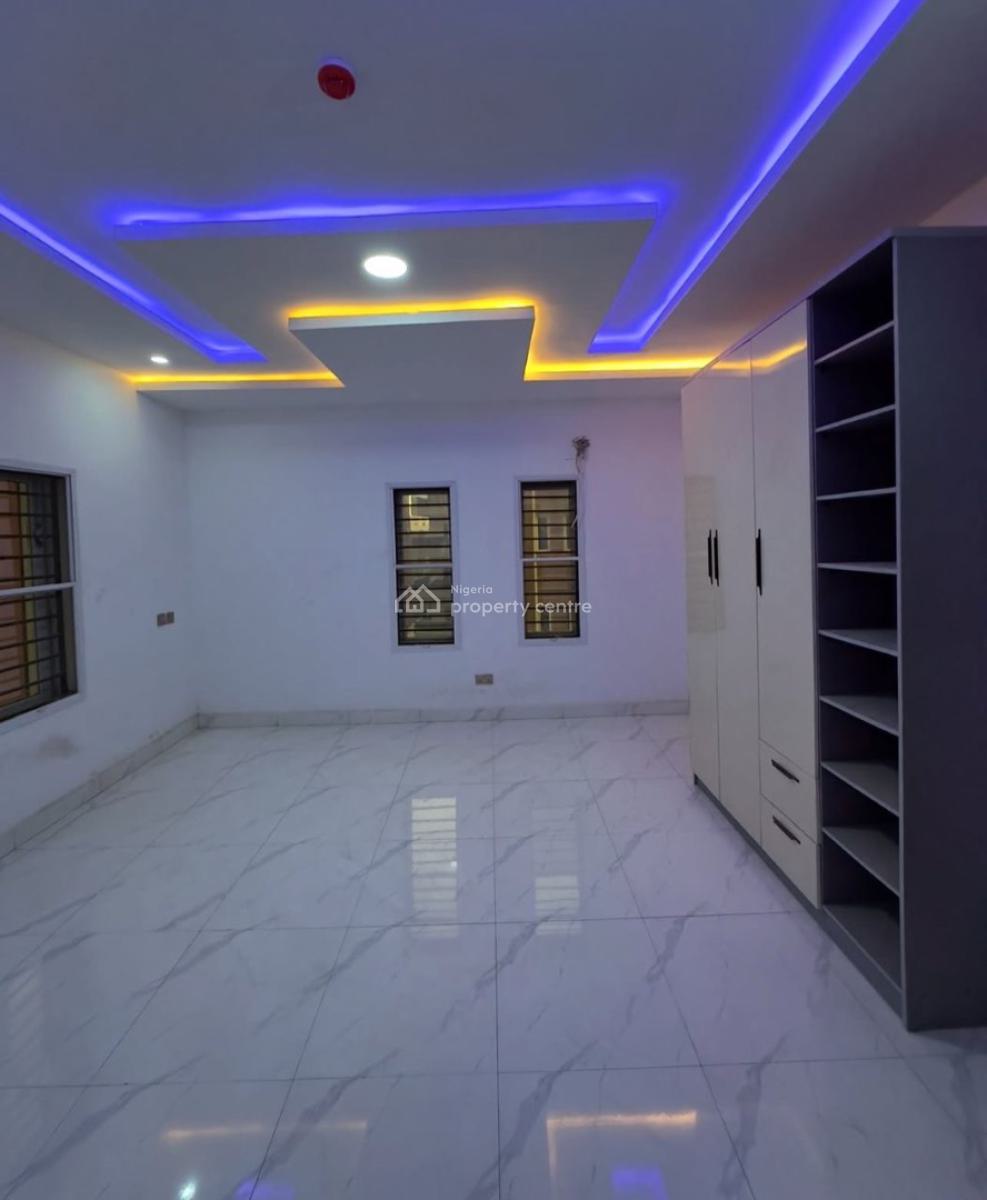 Luxury 2 Bedroom with Bq, Swimming Pool, Gym and Lounge, Off Freedom Way, Lekki Phase 1, Lekki, Lagos, Flat / Apartment for Rent