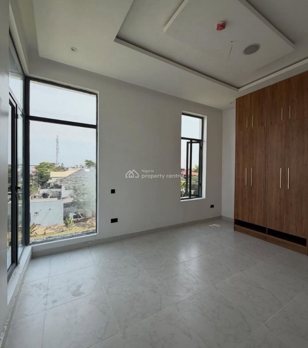 Luxury 2 Bedroom Apartment with Swimming in The Heart of Lekki Phase 1, Off Admiralty, Lekki Phase 1, Lekki, Lagos, Flat / Apartment for Rent