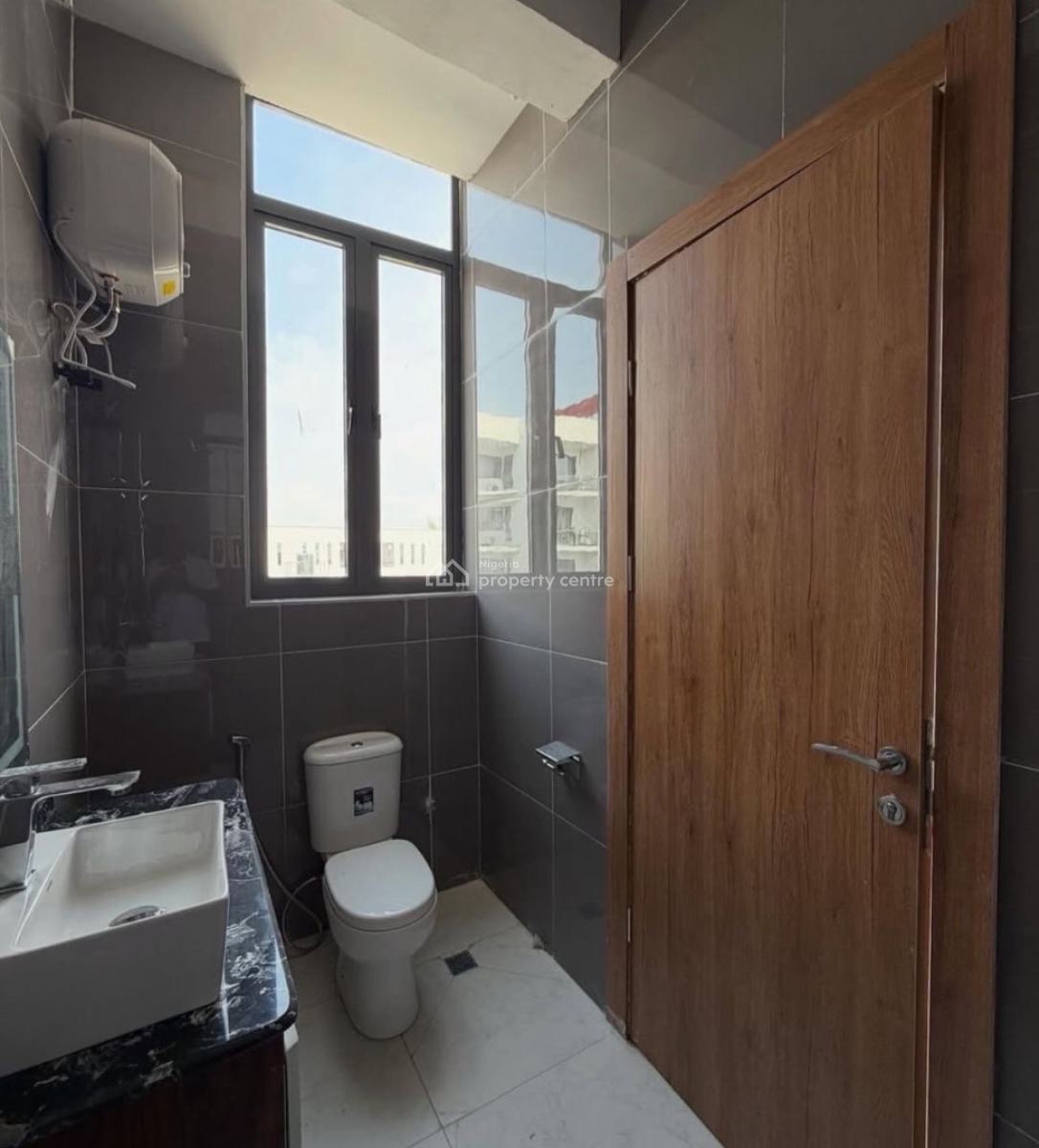 Luxury 2 Bedroom Apartment with Swimming in The Heart of Lekki Phase 1, Off Admiralty, Lekki Phase 1, Lekki, Lagos, Flat / Apartment for Rent