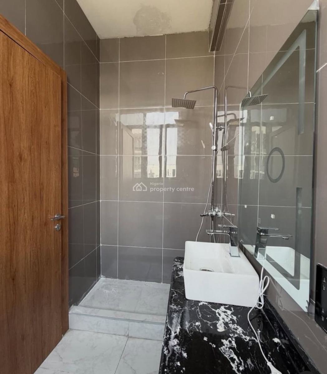 Luxury 2 Bedroom Apartment with Swimming in The Heart of Lekki Phase 1, Off Admiralty, Lekki Phase 1, Lekki, Lagos, Flat / Apartment for Rent