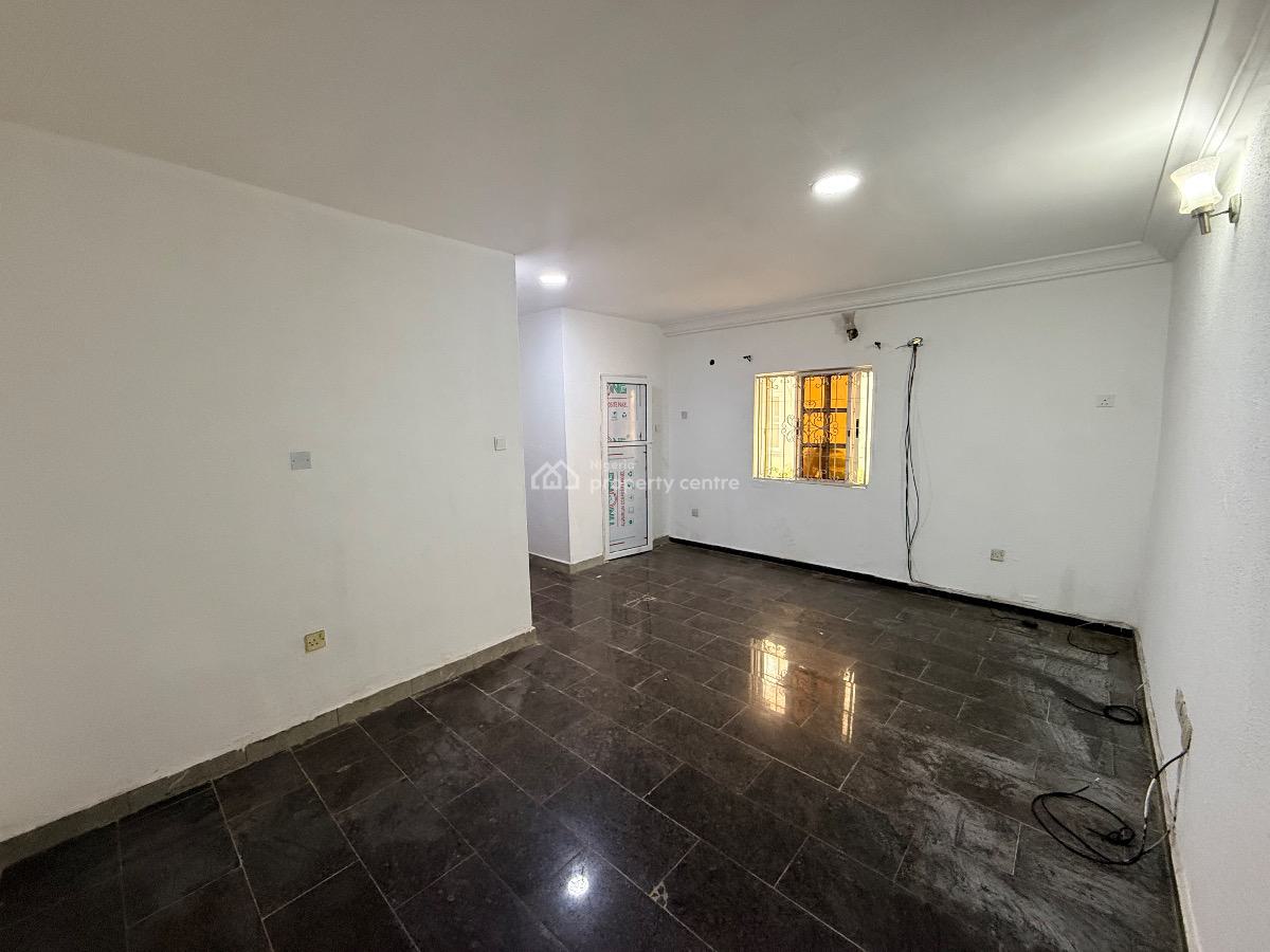 Spacious 2-bedroom Apartment, Lekki Phase 1, Lekki, Lagos, Flat / Apartment for Rent