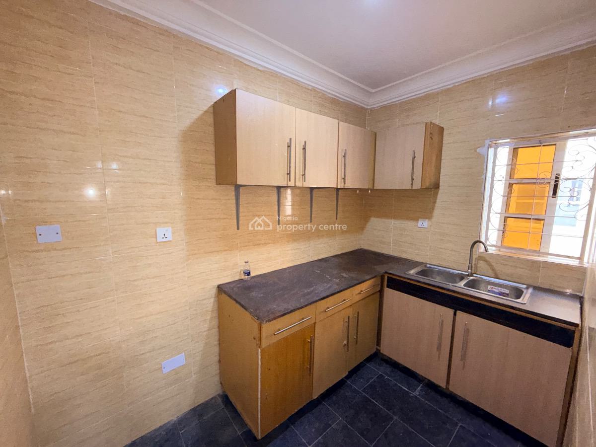 Spacious 2-bedroom Apartment, Lekki Phase 1, Lekki, Lagos, Flat / Apartment for Rent