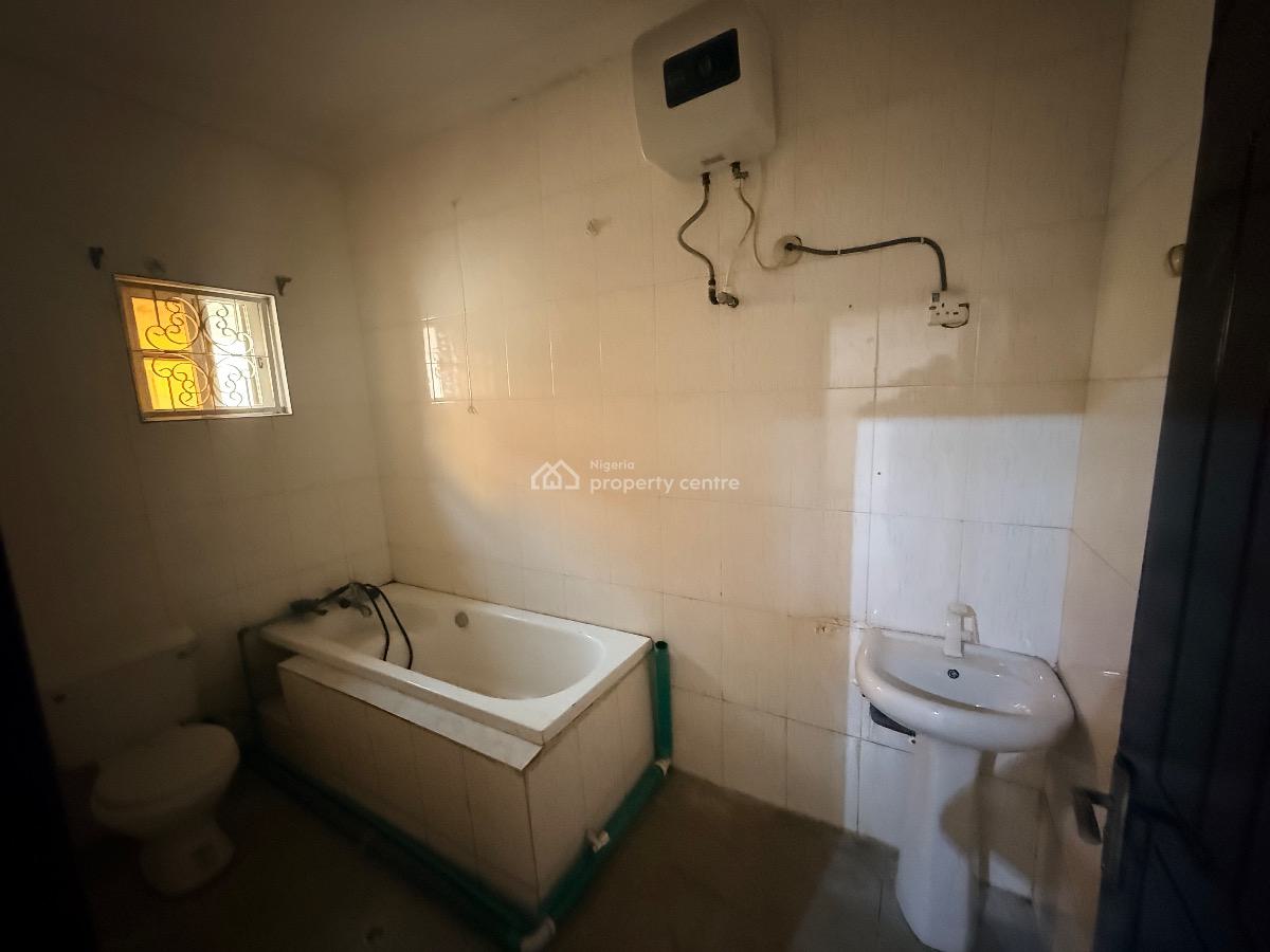 Spacious 2-bedroom Apartment, Lekki Phase 1, Lekki, Lagos, Flat / Apartment for Rent