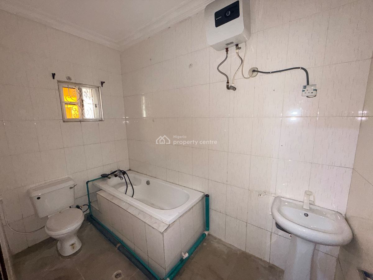 Spacious 2-bedroom Apartment, Lekki Phase 1, Lekki, Lagos, Flat / Apartment for Rent