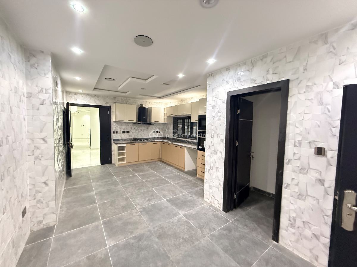 Fully Furnished 5-bedroom Detached House  with Pool and Bq, Lekki Phase 1, Lekki, Lagos, Detached Duplex for Rent