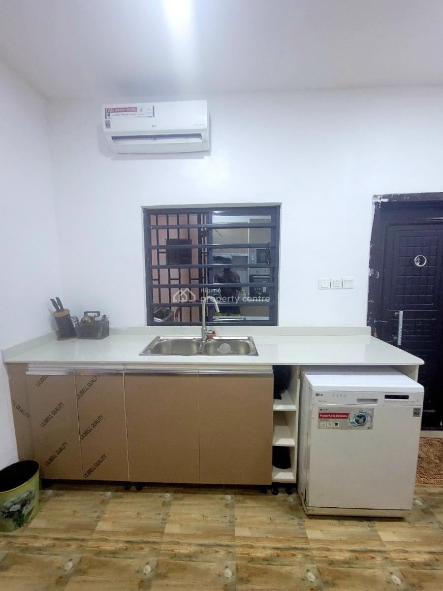 Luxury 3-bedroom Apartment with Excellent Furnishing, Mobolaji Bank Anthony Way, Ikeja, Lagos, Flat / Apartment Short Let