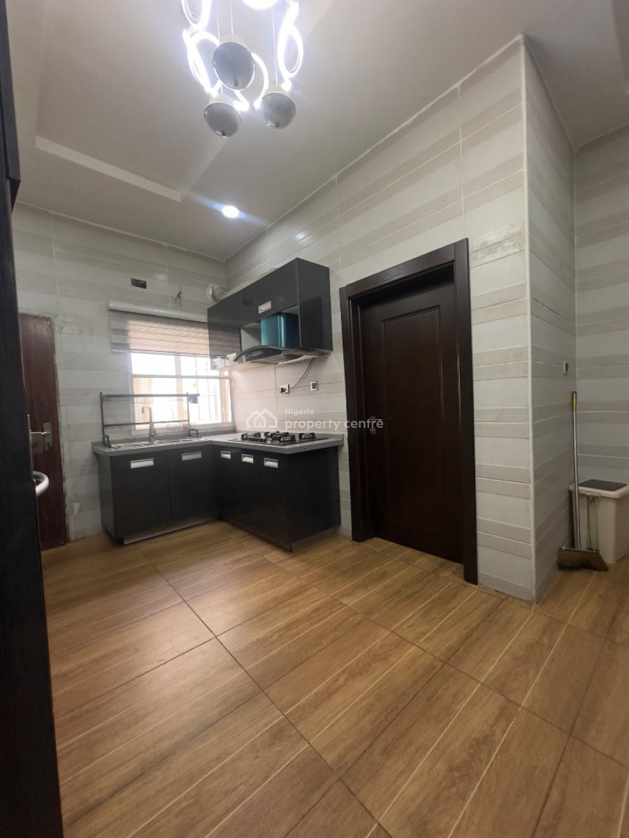 Extremely Spacious 3 Bedroom Apartment and a Bq, Lekki Right, Lekki Phase 1, Lekki, Lagos, Flat / Apartment for Rent