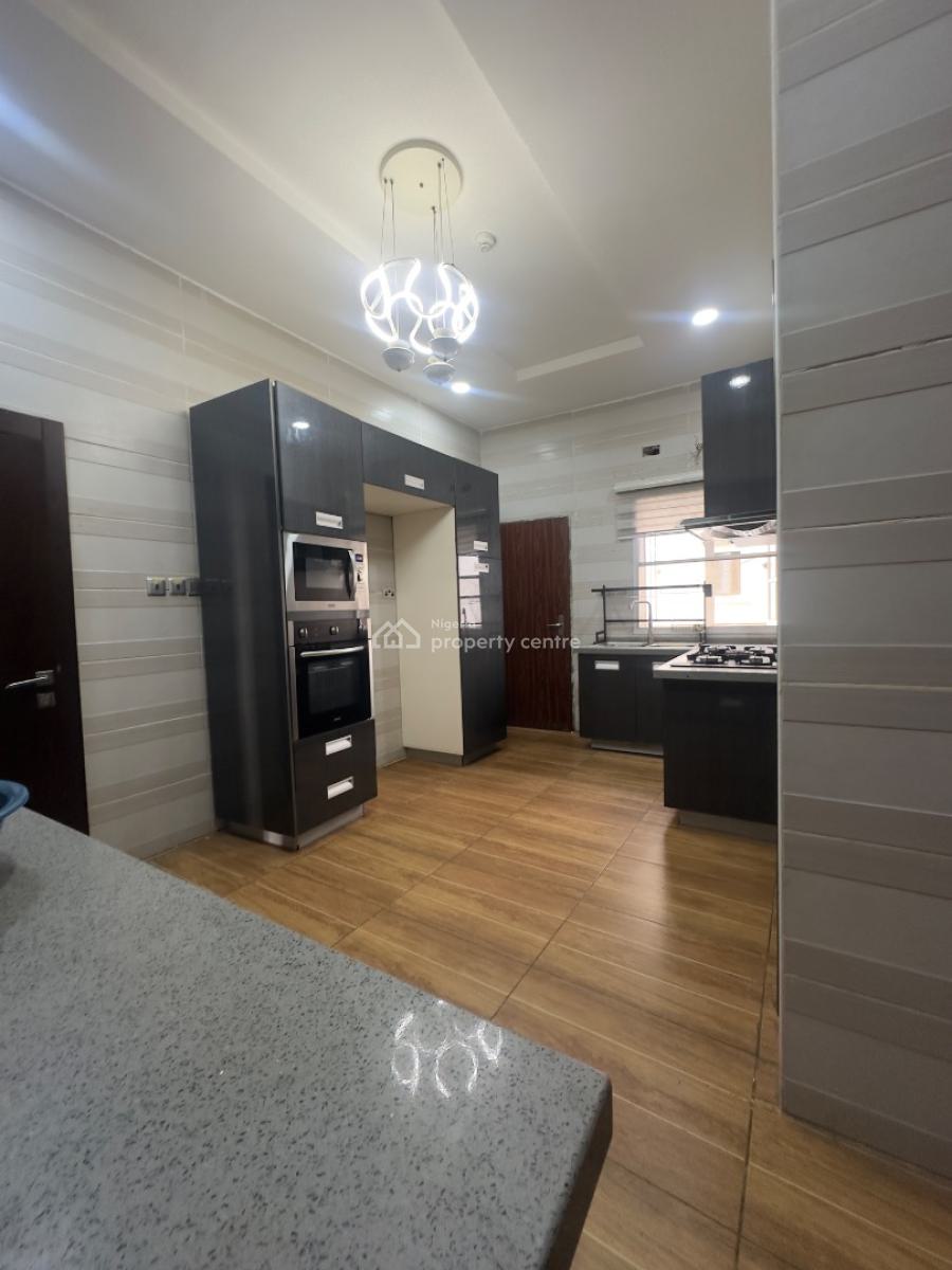 Extremely Spacious 3 Bedroom Apartment and a Bq, Lekki Right, Lekki Phase 1, Lekki, Lagos, Flat / Apartment for Rent