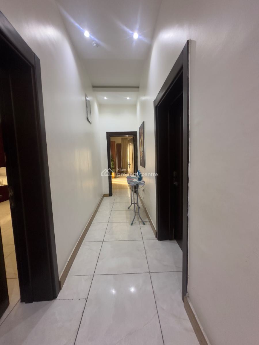 Extremely Spacious 3 Bedroom Apartment and a Bq, Lekki Right, Lekki Phase 1, Lekki, Lagos, Flat / Apartment for Rent