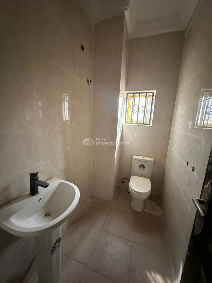 Distress ️luxury 3-bedroom Apartment, Jahi, Abuja, Flat / Apartment for Sale