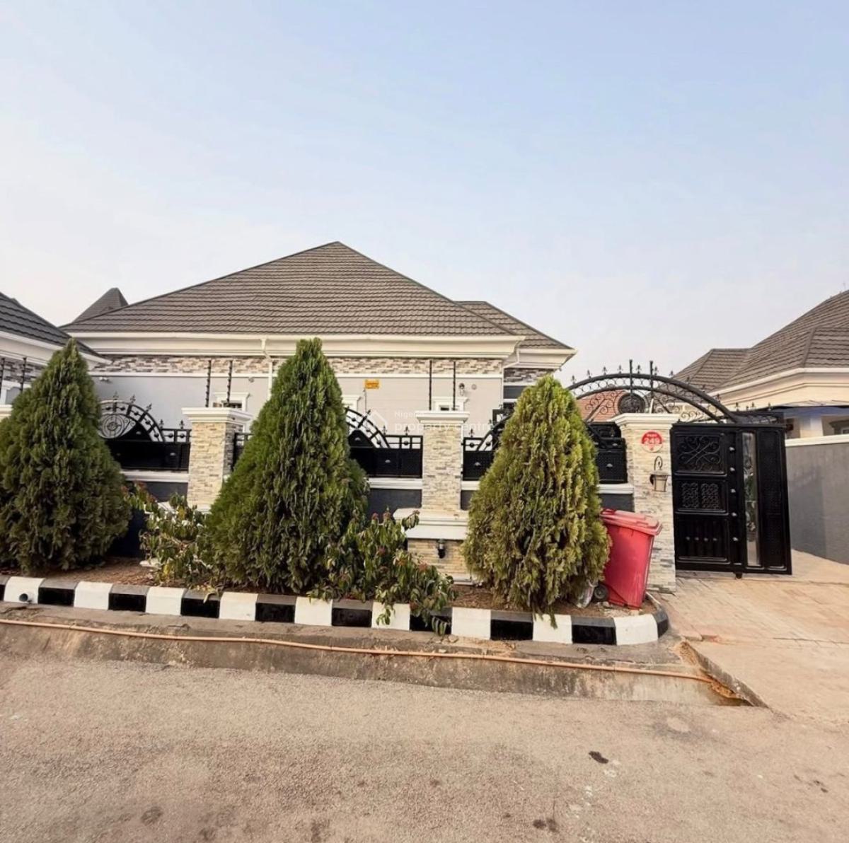 4-bedroom Detached Bungalow with Boys Quarters, Gwarinpa District, Gwarinpa, Abuja, Detached Bungalow for Sale