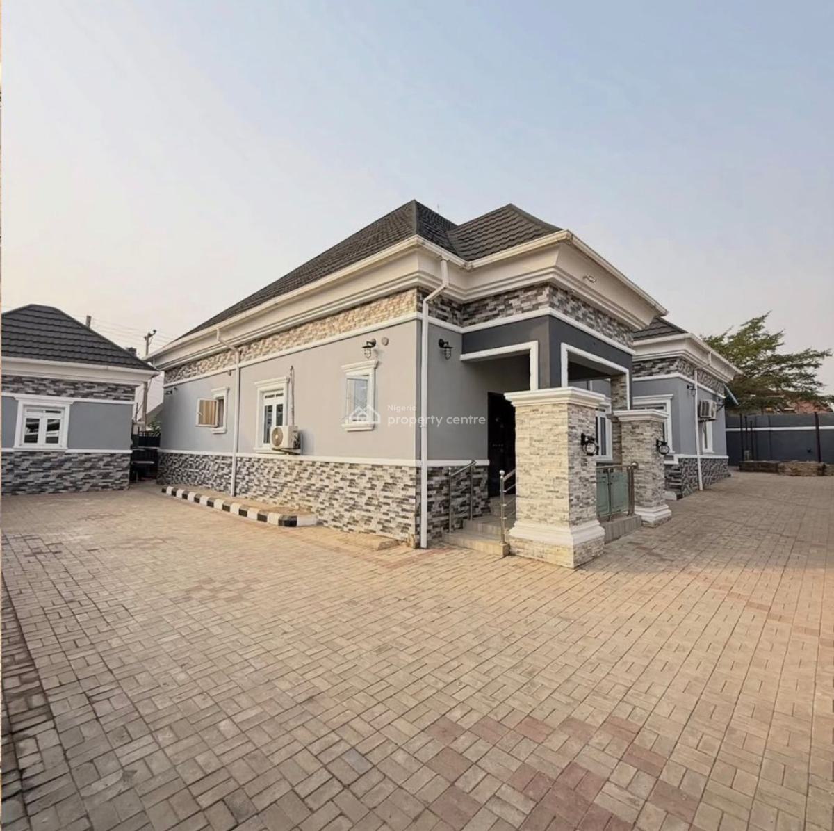 4-bedroom Detached Bungalow with Boys Quarters, Gwarinpa District, Gwarinpa, Abuja, Detached Bungalow for Sale