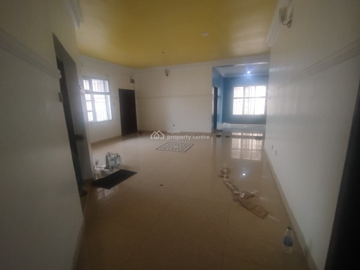 Well Maintained Spacious 3 Bedroom Apartment, Off Hakeem Dickson Street, Lekki Phase 1, Lekki, Lagos, Flat / Apartment for Rent